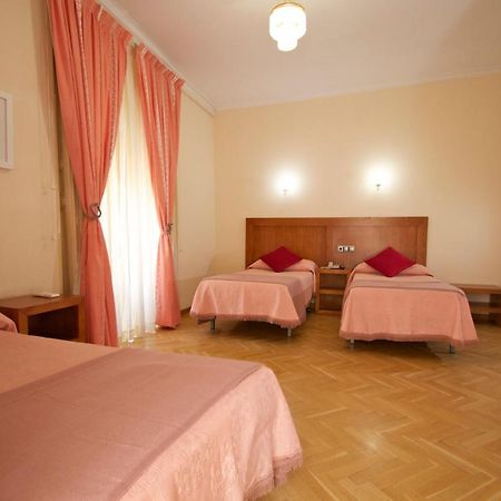 Hostal Greco Gran Via มาดริด ภายนอก รูปภาพ