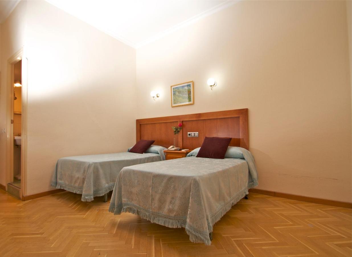 Hostal Greco Gran Via มาดริด ภายนอก รูปภาพ