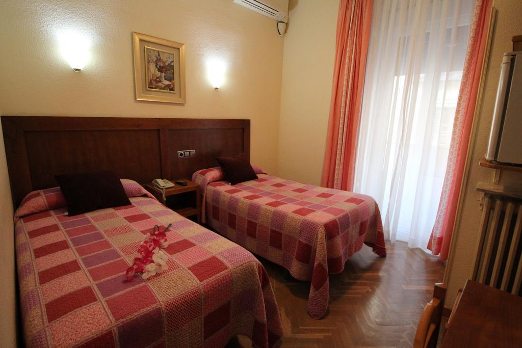 Hostal Greco Gran Via มาดริด ภายนอก รูปภาพ