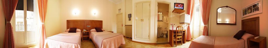 Hostal Greco Gran Via มาดริด ภายนอก รูปภาพ
