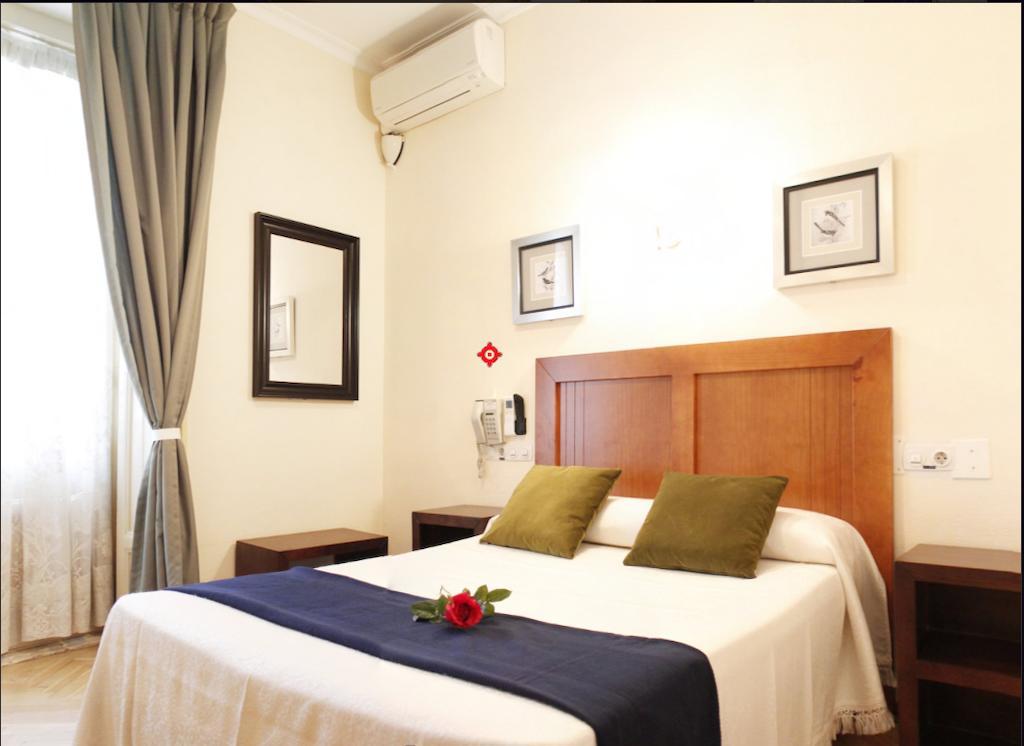 Hostal Greco Gran Via มาดริด ภายนอก รูปภาพ