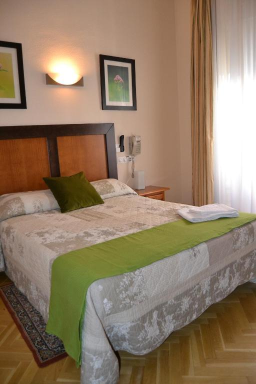 Hostal Greco Gran Via มาดริด ภายนอก รูปภาพ