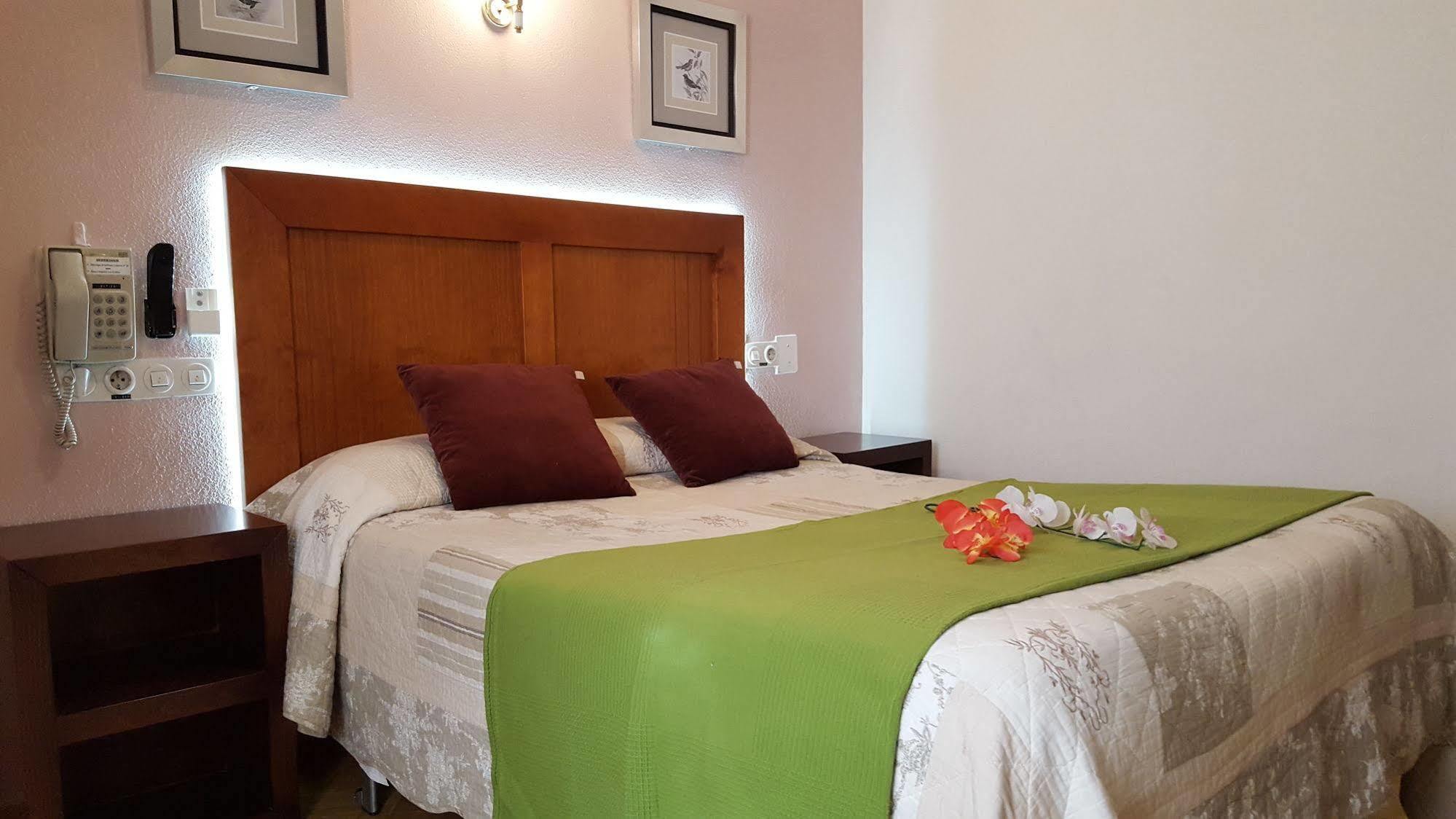 Hostal Greco Gran Via มาดริด ภายนอก รูปภาพ