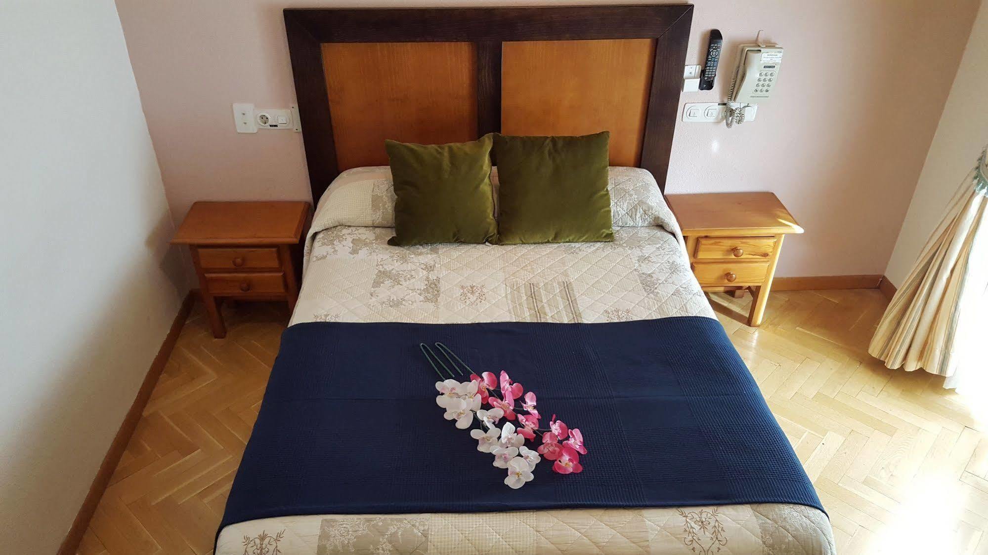 Hostal Greco Gran Via มาดริด ภายนอก รูปภาพ