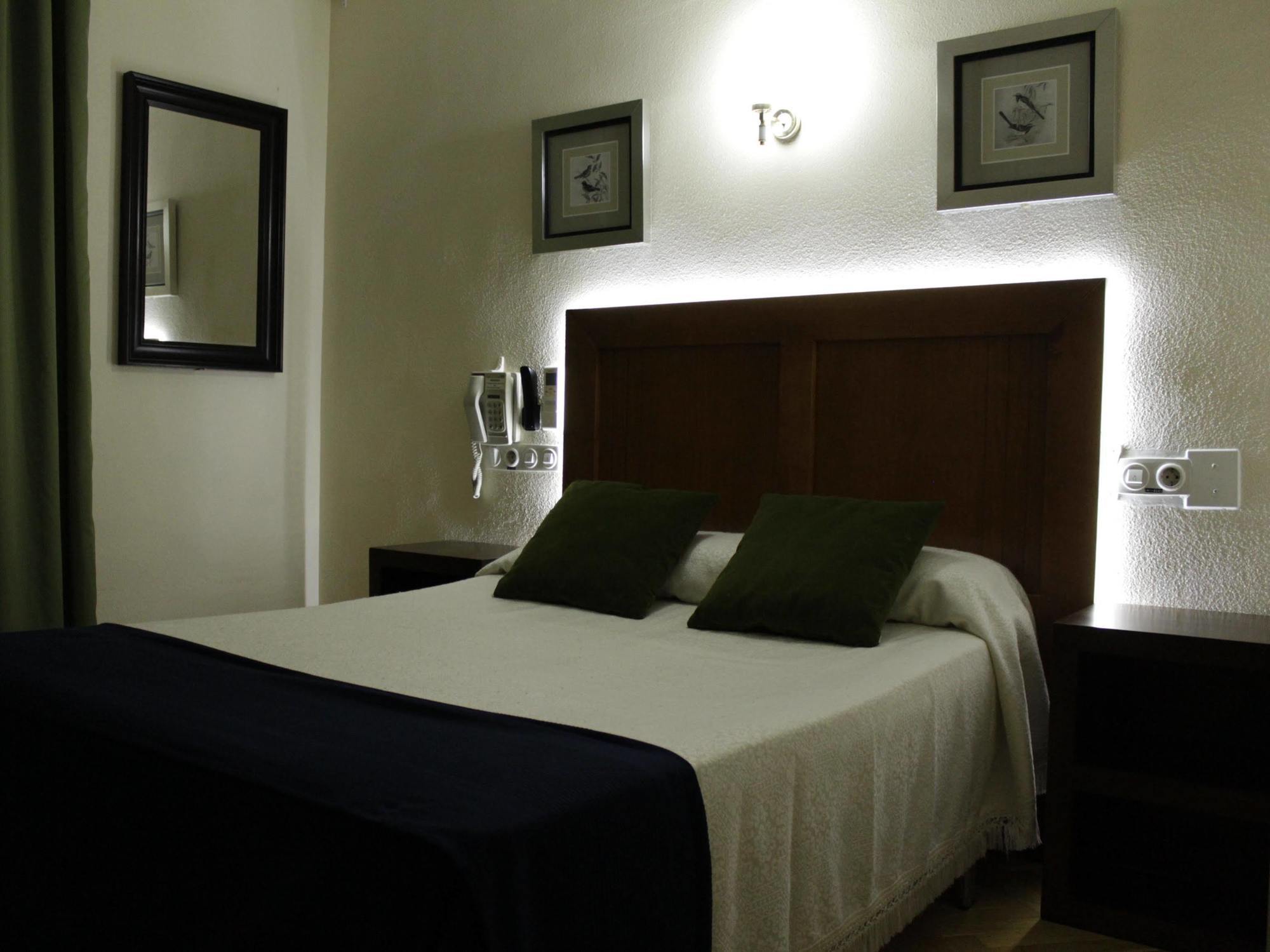 Hostal Greco Gran Via มาดริด ภายนอก รูปภาพ