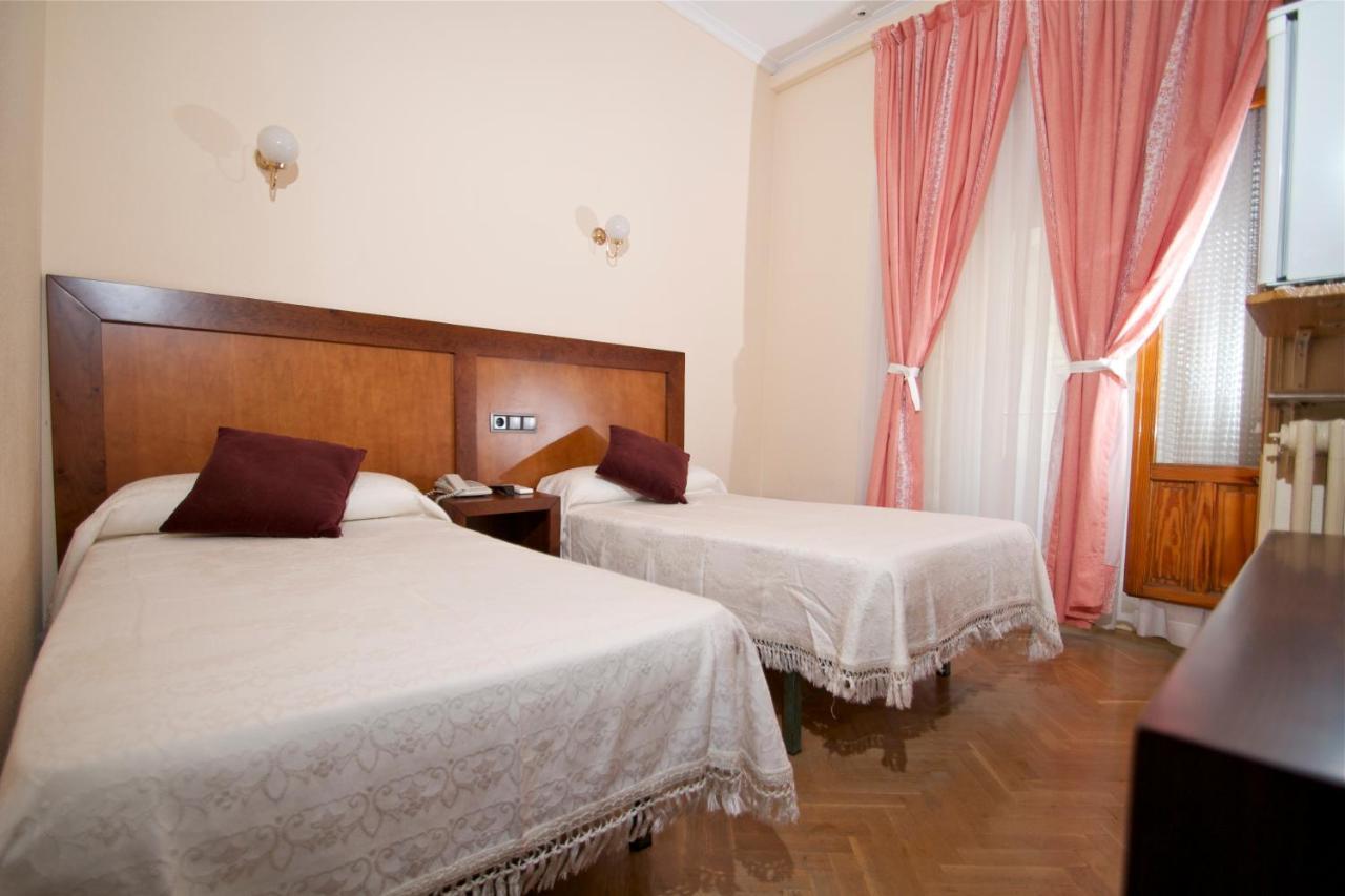 Hostal Greco Gran Via มาดริด ภายนอก รูปภาพ