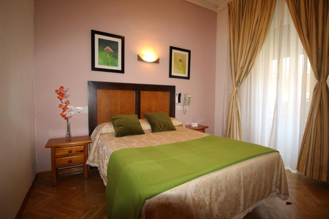 Hostal Greco Gran Via มาดริด ภายนอก รูปภาพ